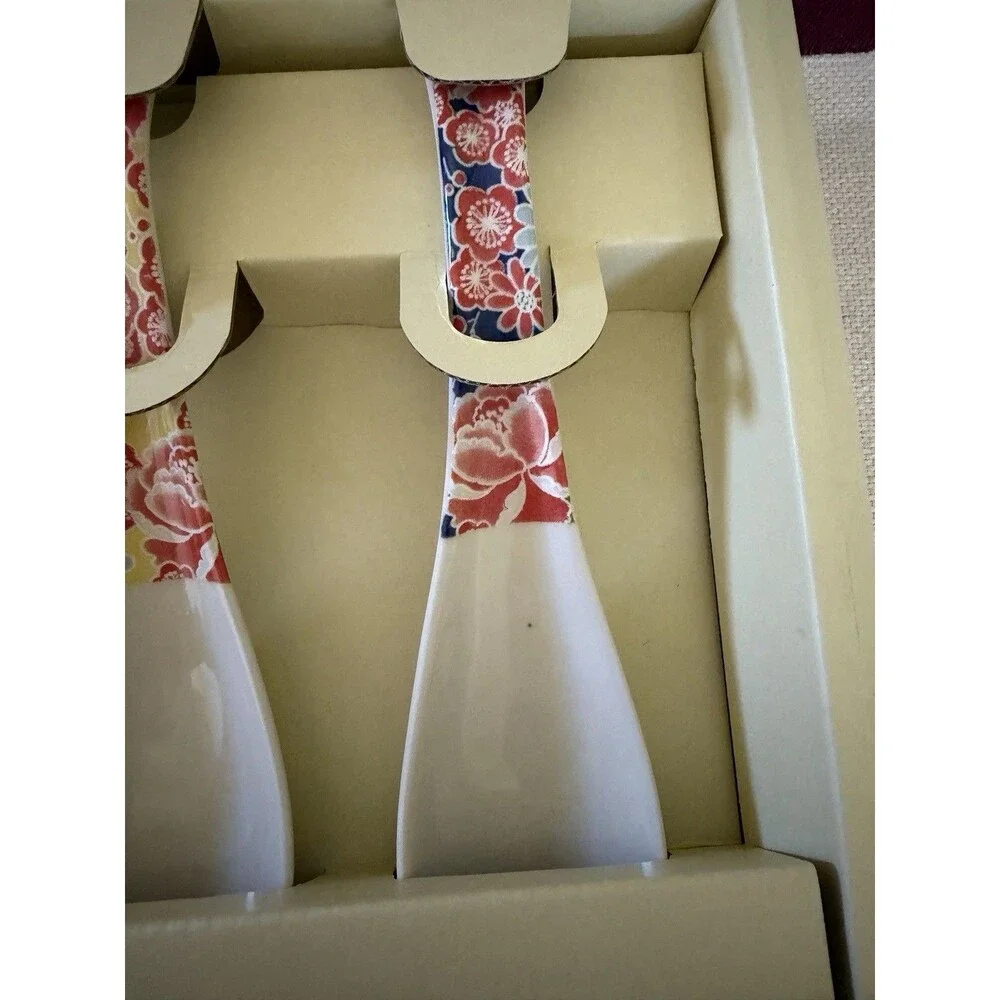 World Traveler Collection Jewel Japanese Spoon Set of 4 in  Floral Patterns